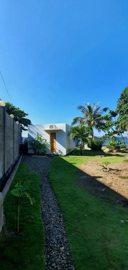 A Villas Resort & Restaurant Zamboanguita  Kültér fotó